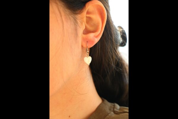Boucles d'oreilles coeur en nacre