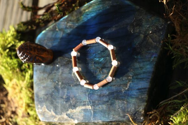 Bracelet enfant en noisetier et Quartz rose – Image 3