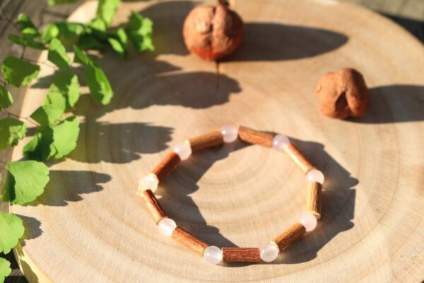 Bracelet enfant en noisetier et Quartz rose – Image 2
