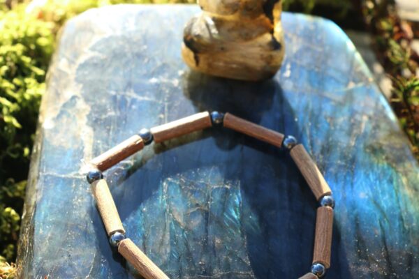 Bracelet en Noisetier et en Hématite