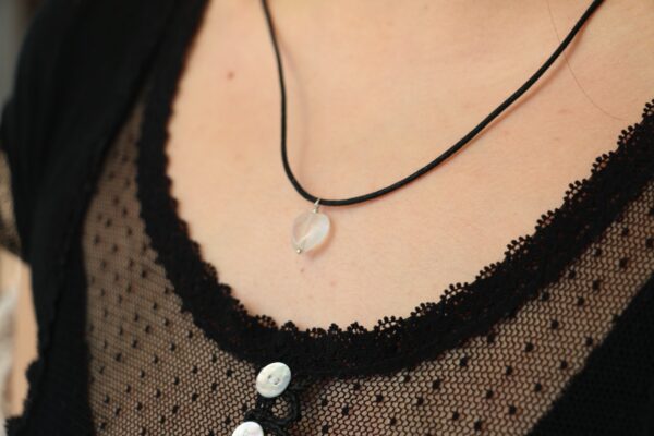 Pendentif coeur en Cristal de roche – Image 2