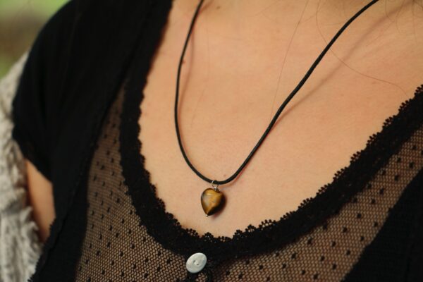 Pendentif coeur en Oeil de tigre – Image 5