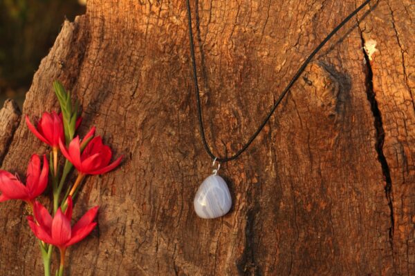Pendentif en Calcédoine Bleue – Image 5