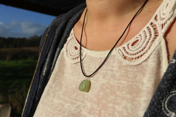 Pendentif en Jade vert – Image 2