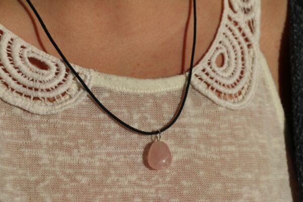 Pendentif en Quartz rose – Image 5