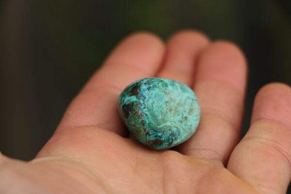 Pierre roulée en Chrysocolle – Image 4