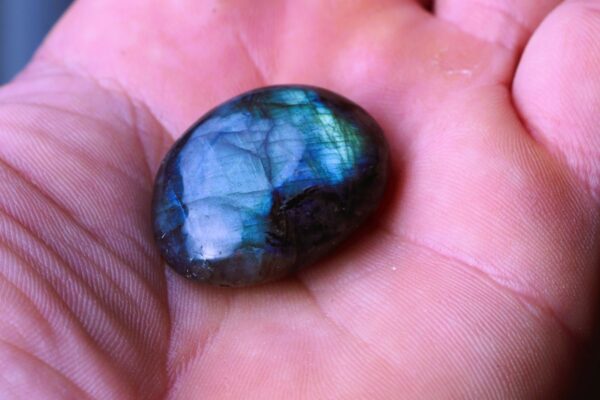 Galet en Labradorite