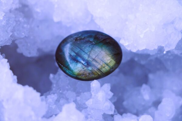 Galet en Labradorite – Image 6