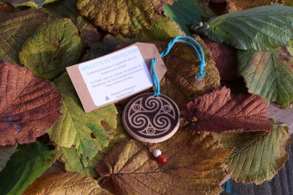 Amulettes de Protection en Hêtre et Pierres Semi-Précieuses – Image 5